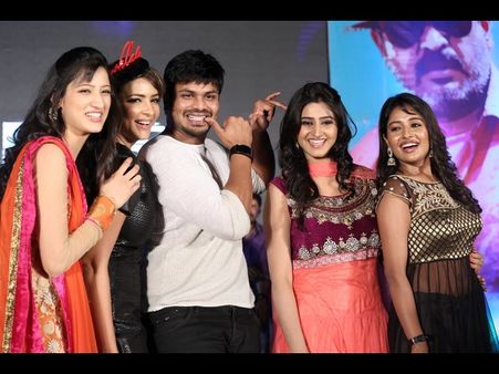 చందమామ కథలు ఆడియో రిలీజ్ కార్యక్రమంలో మనోజ్, మంచు లక్ష్మి సందడి