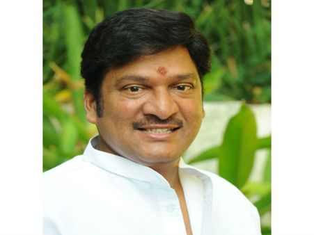 పవన్ - వెంకీ మూవీలో రాజేంద్ర ప్రసాద్ కూడా?