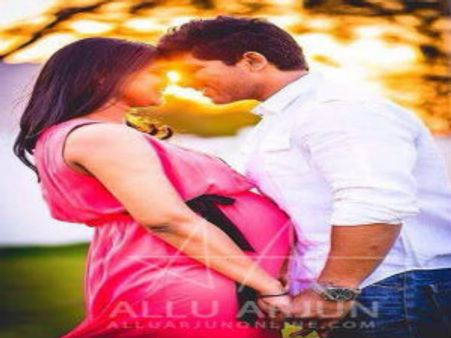 గర్భవతైన భార్యతో అల్లు అర్జున్(ఫొటో)