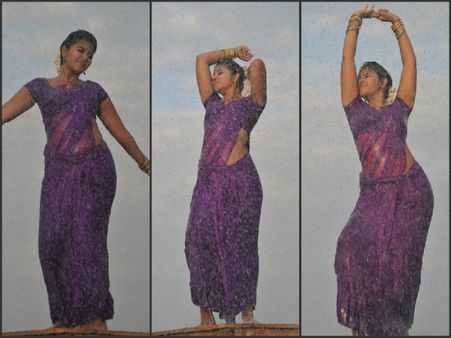 వర్షంలో హీరోయిన్ అంజలి హాట్ లుక్...(ఫోటోలు)