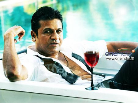 భార్యకు మద్దతుగా హీరో ఎన్నికల ప్రచారం