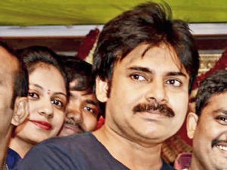 పవన్ పోటీ మల్కాజిగిరి నుంచి కాదు!