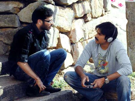 పవన్ పార్టీ లోగో డిజైన్ చేసిందెవరు?