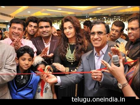 అందానికే అందం నీవే సుందరి...(ఐశ్వర్యరాయ్ ఫోటోలు)