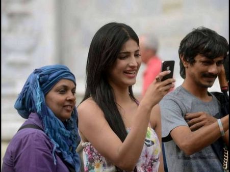 శ్రుతి కోసం కలం పట్టిన కమల్‌హాసన్‌