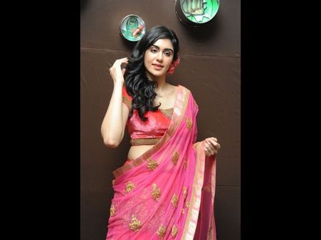 చీరకట్టులో శృంగార దేవతలా ఆదా శర్మ (ఫోటోలు)