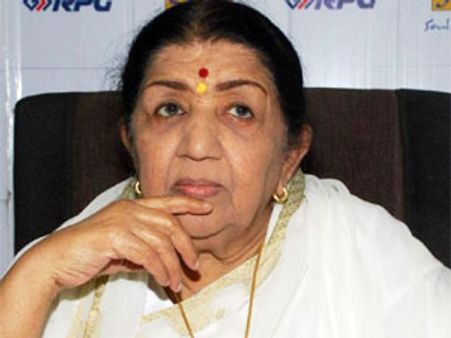 లతా మంగేష్కర్ చనిపోయిందంటూ రూమర్స్!