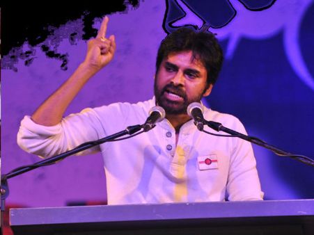 అన్నయ్యపై గుండెల్లో ప్రేమ, పీఆర్పీ విలీనంపై పవన్ కళ్యాణ్