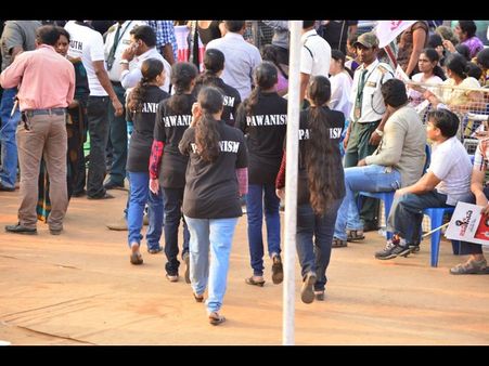 పవనిజంతో గర్ల్స్ హల్ చల్, టాటూలతో ఫ్యాన్స్ (ఫోటోలు)