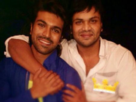 పార్టీ చేసుకుంటూ చిక్కిన రామ్ చరణ్, మనోజ్ (ఫోటో)