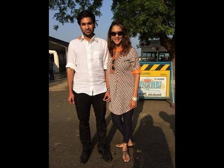 మంచు లక్ష్మి పాలిటిక్స్: మొన్న మోడీ, ఇపుడు తమ్ముడు!