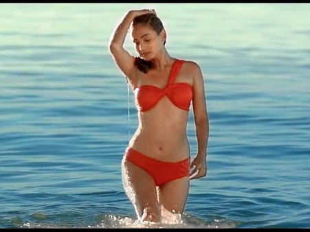 బాలయ్యను బాగా వాడుకుంటోన్న సెక్సీలేడీ (ఫోటోలు)