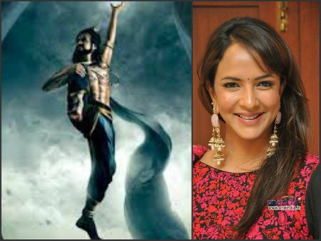 మంచు లక్ష్మి చేతికి రజనీకాంత్ సినిమా, భారీగా ఖర్చు!