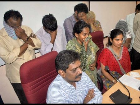 టీవీ నటి విజయరాణి అరెస్ట్, ఏడ్చేసింది (ఫోటోలు)