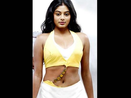 రాజమౌళిని తప్ప...డైరెక్టర్లందరినీ ఏకి పారేసిన హీరోయిన్