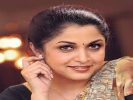 రమ్యకృష్ణకు నష్టపరిహారం: కోర్టు ఆదేశం