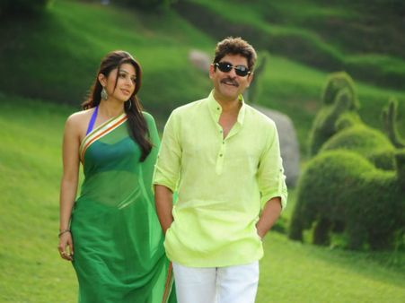 అవి జగపతిబాబుని వెంటాడి వేధిస్తున్నాయి