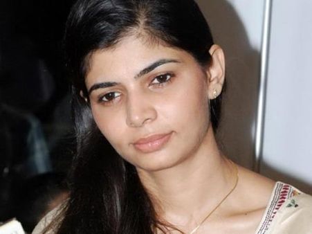 వివాహం: గిఫ్ట్స్ వద్దు డబ్బు తేవాలంటున్న సింగర్ చిన్మయి!