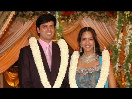 పిలుస్తున్నారు, రాజకీయాల్లోకి వస్తా : మంచు లక్ష్మి