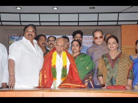 నందగోపాల్ సన్మాన సభలో దాసరి సెటైర్లు ఎవరిపై?