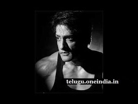 అవకాశాలిప్పిస్తానని రేప్, నటుడి అరెస్ట్...ఆ హీరోకు క్లోజ్!