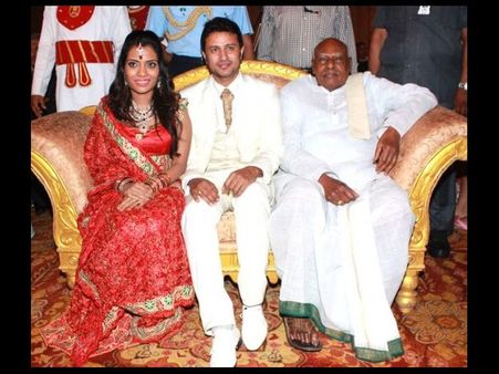 రాజా వెడ్డింగ్ రిసెప్షన్, రోశయ్య ఆశీస్సులు (ఫోటోలు)