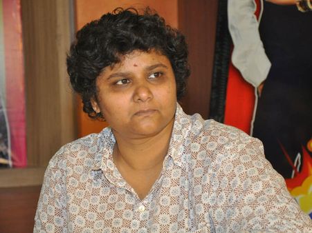 సరిగ్గా వాడుకోవాలని నందినిరెడ్డికి ఉచిత సలహాలు!