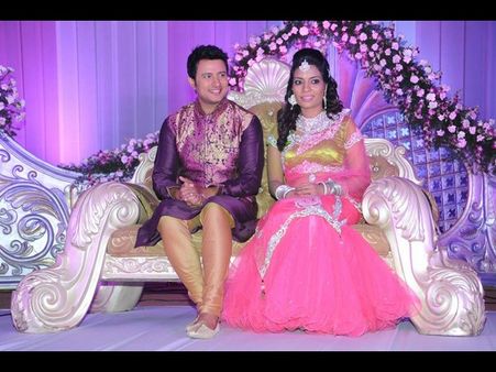 టాలీవుడ్ సెలబ్రిటీల మధ్య రాజా వెడ్డింగ్ రిసెప్షన్ (ఫోటోలు)