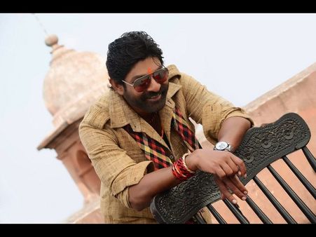 జగపతిబాబు నోటి దగ్గర కూడు లాగేసాడు?