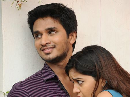 నిఖిల్ కౌంటర్ కి ,నిర్మాతకి నోట మాట రాదు