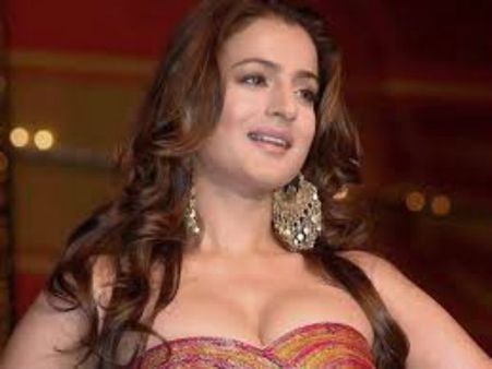 కాంగ్రెస్ పార్టీకి జై కొడుతున్న పవన్ హీరోయిన్!