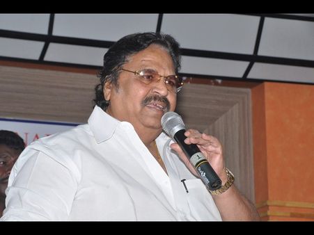 రాష్ట్ర విభజనే దాసరి సినిమాని ఆపేసింది