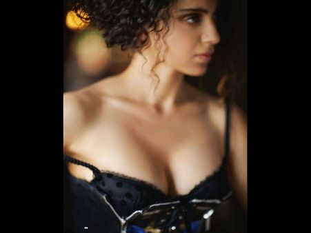 మందు, సిగరెట్...బికినీలో హీరోయిన్ హల్‌చల్ (ఫోటోలు)