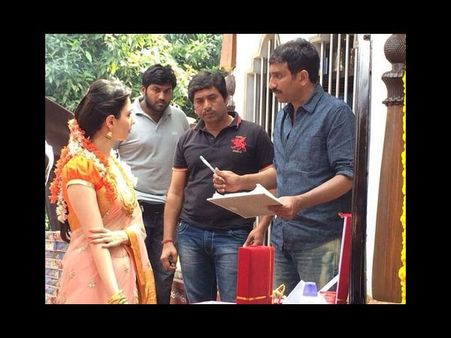 పిచ్చిక్కెస్తోంది : 'ఆగడు' లో తమన్నా లుక్(ఫొటో)