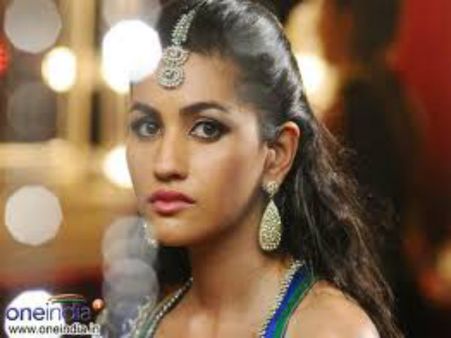 రాజశేఖర్ ని భరించలేక పరారైందా