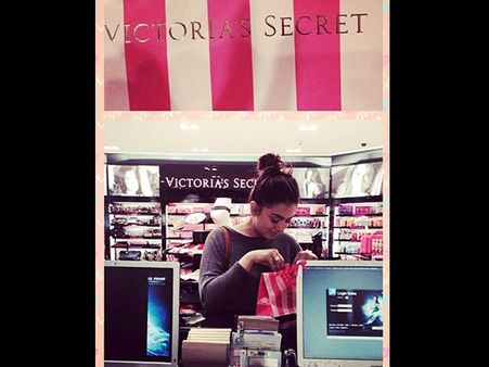 హన్సిక ఓపెన్ చేసిన అండర్ వేర్ సీక్రెట్ (ఫొటో)