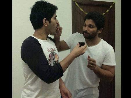 కేక ఫొటో: అల్లు బ్రదర్శ్ అనురాగం