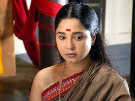 హీరోయిన్...క్యారెక్టర్ ఆర్టిస్టు...ఇప్పుడు దర్శకురాలు