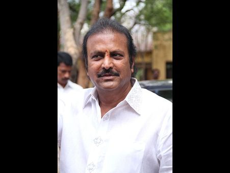 తెలంగాణ ఆవిర్భావం: మెగా హీరో, మోహన్ బాబు ఇలా...!