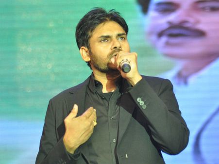 పవన్ కళ్యాణ్ పవర్ చెప్తూ...ప్రమోషన్ సాంగ్