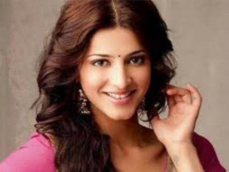 శృతి హాసన్ సెక్స్ సీన్... తెలుగులోకి