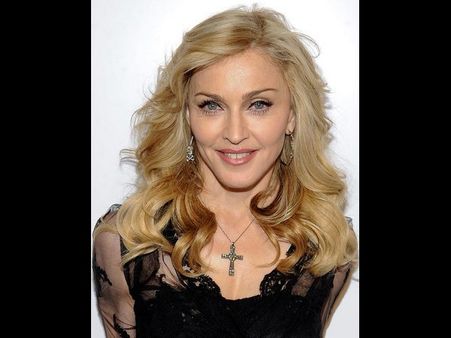 నోరు జారింది: వివాదంలో పాప్ స్టార్ మడోన్నా?