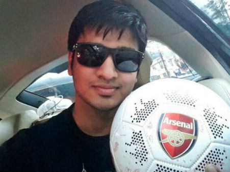 పుట్టిన రోజుకి 'ఫుట్ బాల్' గిప్ట్ ఇచ్చారు