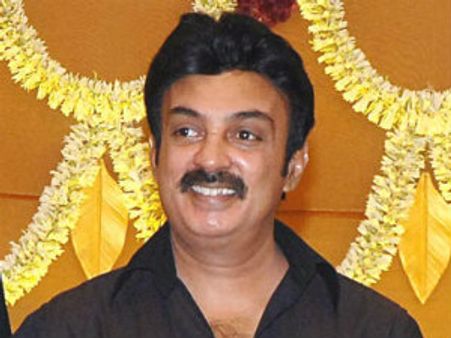 ఇంకో మాజీ హీరోని విలన్ చేస్తున్నారు