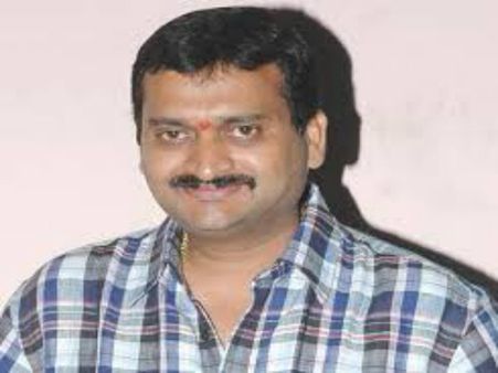 సీక్రెట్ గిప్ట్ ఇచ్చి మ్యానేజ్ చేసాడట