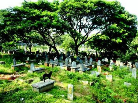 ముహూర్తం సన్నివేశం శ్మశానంలో పెట్టాడు