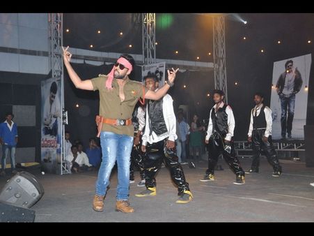 ‘పవనిజం’ : అదరగొట్టిన పవన్ ఫ్యాన్స్ (ఫోటోలు)