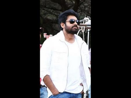 పవన్ కళ్యాణ్ మరోసారి భారీగా పెంచేసి....?