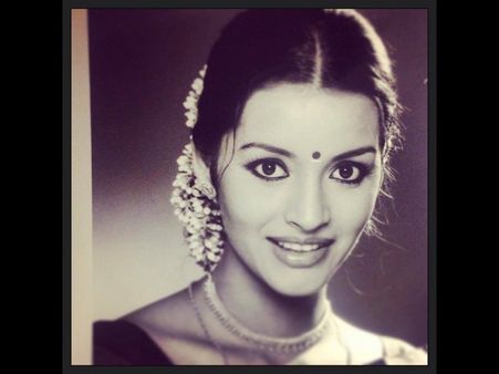 పవన్ ‘జానీ’డేస్:రేణు దేశాయ్ ఇలా (ఫొటోలు)