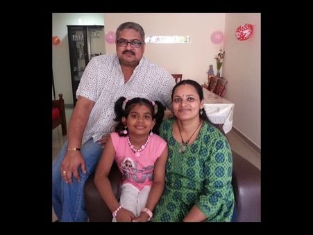 సినీ నిర్మాత అనుమానాస్పద మృతి